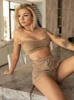 Julie Ambrose Free Pics Galleries