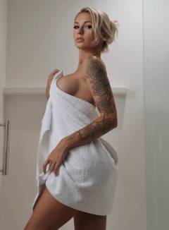 Julie Ambrose Free Pics Galleries