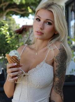 Julie Ambrose Free Pics Galleries