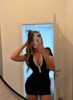 Sarah Angelina Babe Of The Day