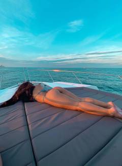 Laura Van Free Pics Galleries