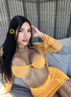 Laura Van Free Pics Galleries