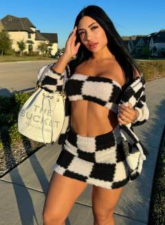 Laura Van Free Pics Galleries