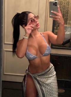 Laura Van Free Pics Galleries