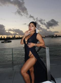 Laura Van Free Pics Galleries