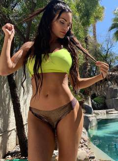 Nienna Jade Babe Of The Day