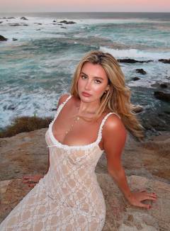 Carly Sutherland Babe Of The Day