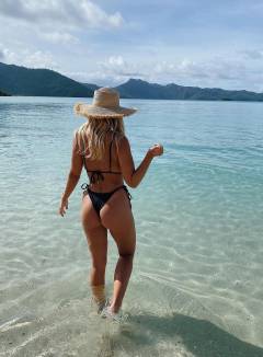 Natasha Oakley Free Pics Galleries