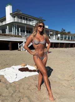 Natasha Oakley Free Pics Galleries