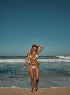 Natasha Oakley Free Pics Galleries