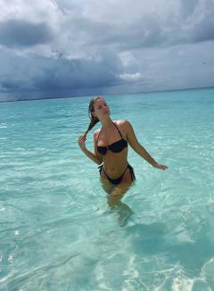 Natasha Oakley Free Pics Galleries