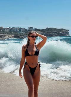 Natasha Oakley Free Pics Galleries