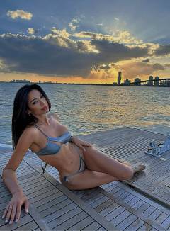 Andrea Dos Santos Free Pics Galleries