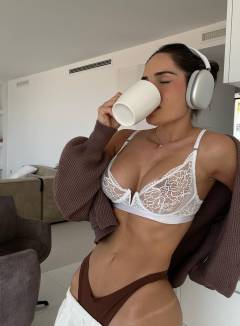 Tereze Kalman Babe Of The Day