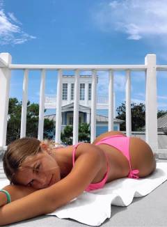 Claire Schroeder Free Pics Galleries