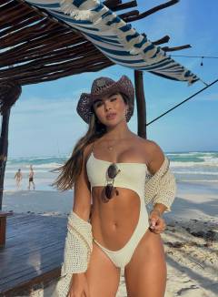 Laura Sanchez Babe Of The Day