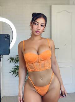 Chloe Warm Free Pics Galleries