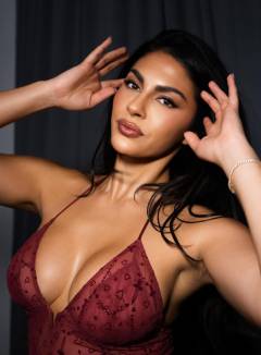 Amanda Trivizas Free Pics Galleries