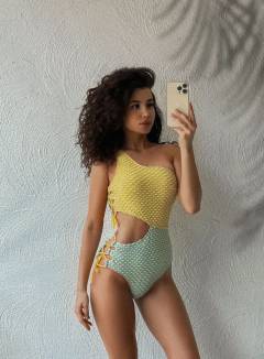 Aliya Kiss Babe Of The Day