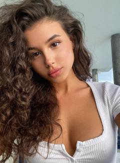 Aliya Kiss Babe Of The Day