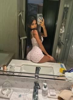 Mae Urno Babe Of The Day