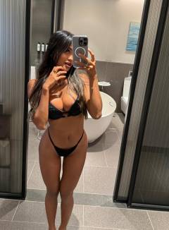 Mae Urno Babe Of The Day