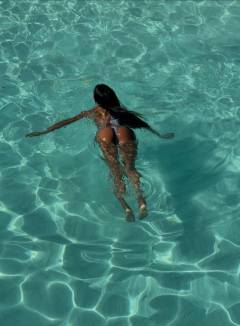 Mae Urno Babe Of The Day