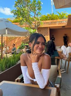 Mae Urno Babe Of The Day