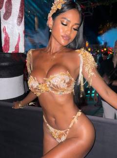 Mae Urno Babe Of The Day