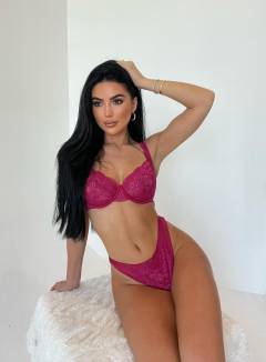 Rebecca Jarvis Babe Of The Day