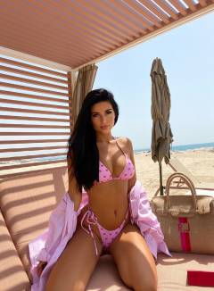 Rebecca Jarvis Babe Of The Day