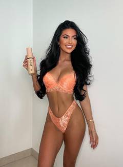 Rebecca Jarvis Babe Of The Day