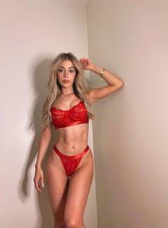 Meghan Sarah Babe Of The Day