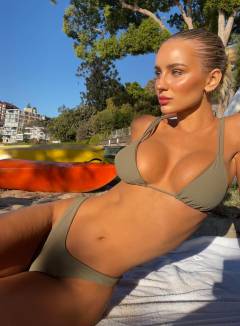 Julia Cavanagh Free Pics Galleries