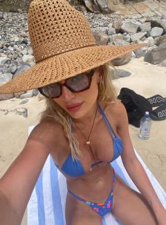 Julia Cavanagh Free Pics Galleries