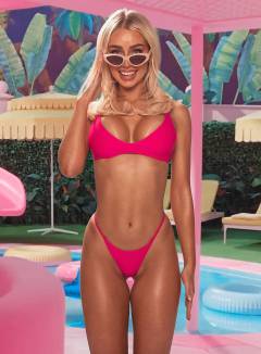 Julia Cavanagh Free Pics Galleries