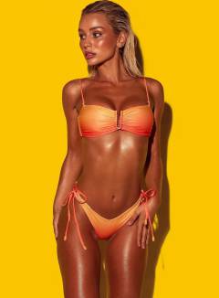 Julia Cavanagh Free Pics Galleries