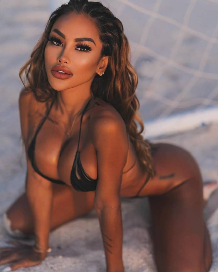 Babe of the day Babes Pics Galleries