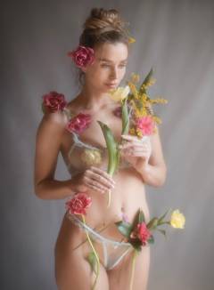 Dominique Eme Babe Of The Day