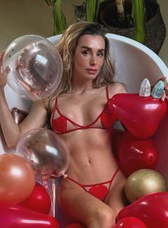 Dominique Eme Babe Of The Day