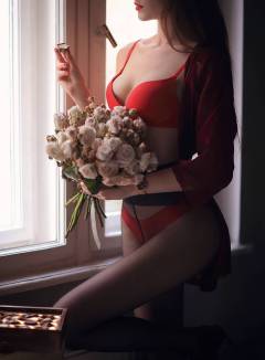 Ariadna Majewska Babe Of The Day