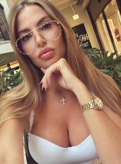 Anastasia Skyline Babe Of The Day