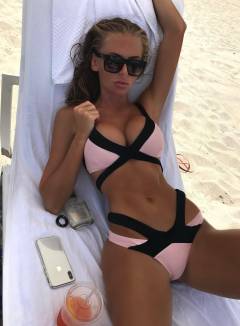 Anastasia Skyline Babe Of The Day