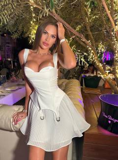 Anastasia Skyline Babe Of The Day