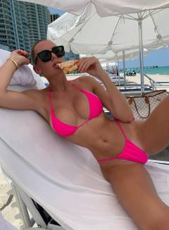 Anastasia Skyline Babe Of The Day