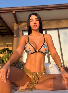 Ariana James Free Pics Galleries