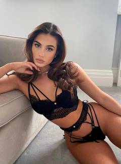 Sophia Peschisolido Free Pics Galleries