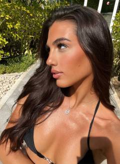 Sophia Peschisolido Free Pics Galleries