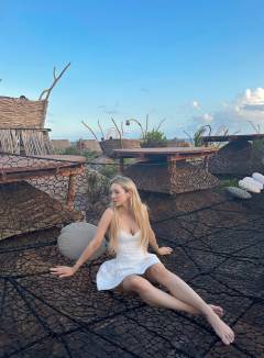 Natalie Levin Free Pics Galleries